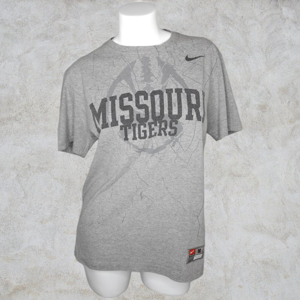 Nike Missouri Tigers Team Graphic Gray Tee Standard Fit Sports Team T-Shirt